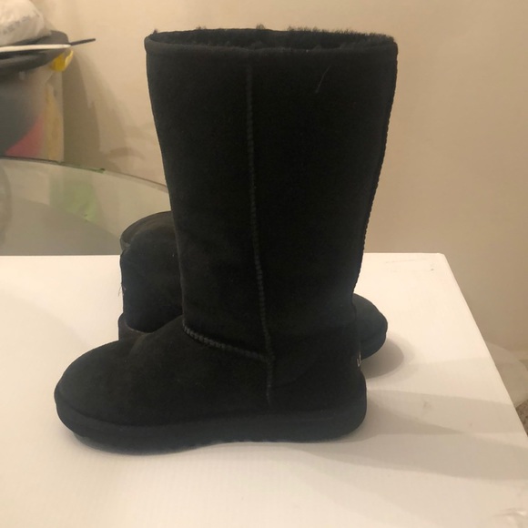 Girls UGG boots - Picture 5 of 10
